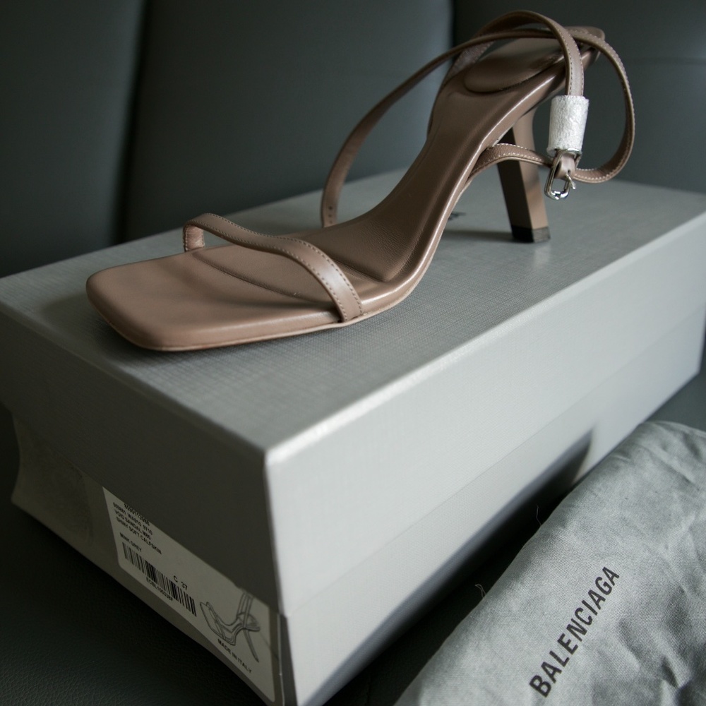 WOMEN'S   80MM SANDAL IN GREY size 7